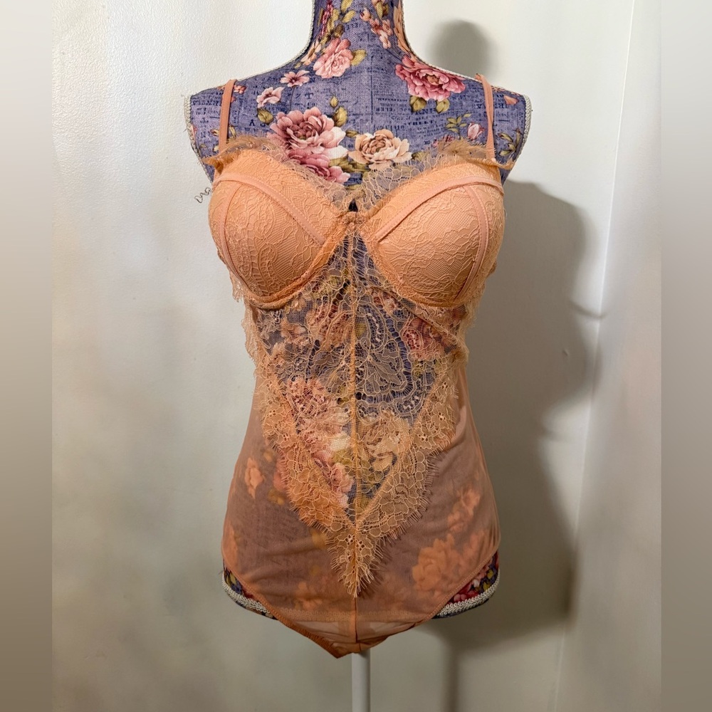 Discovery Peach Lace Chemise